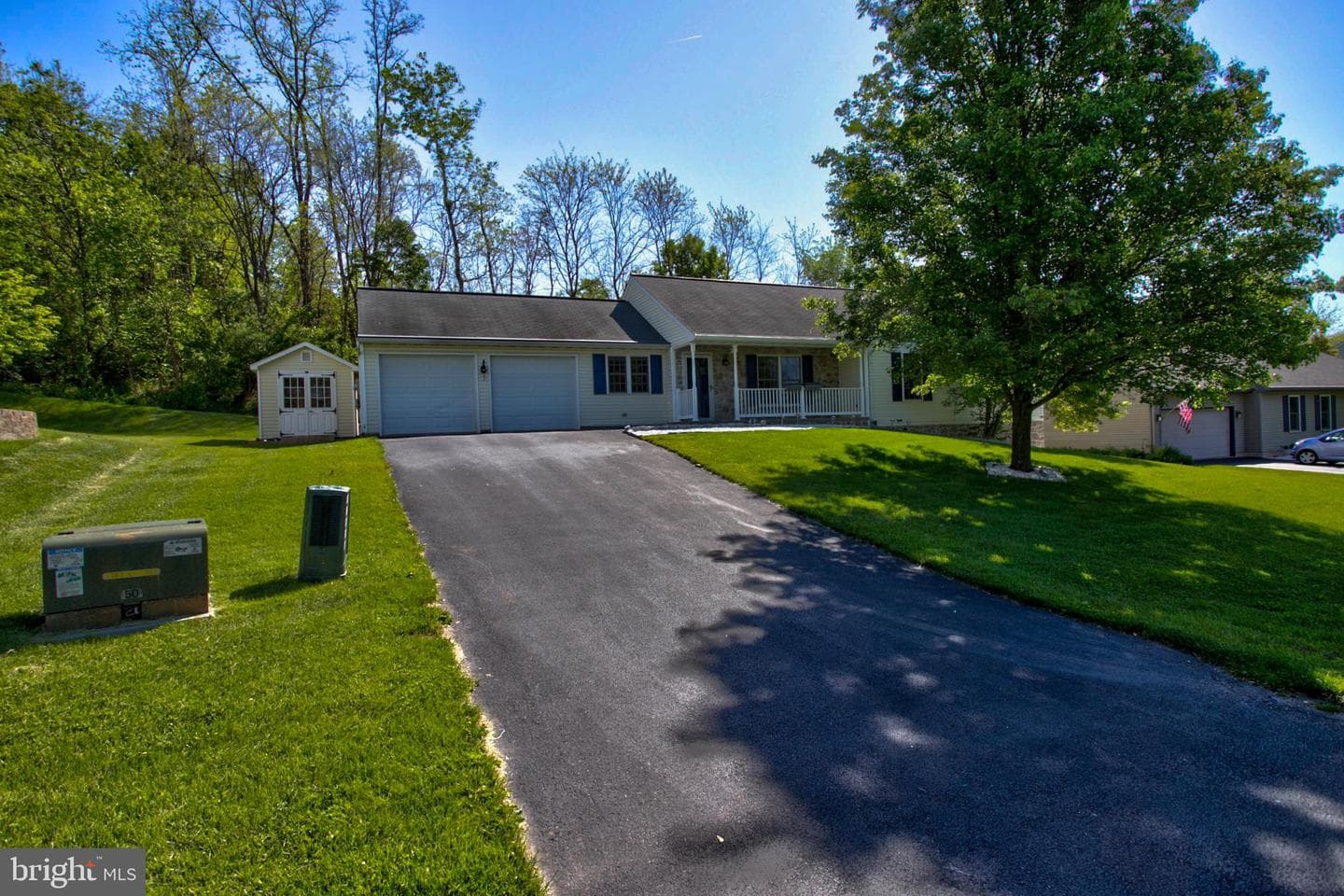 112 Commodore Drive photo 2