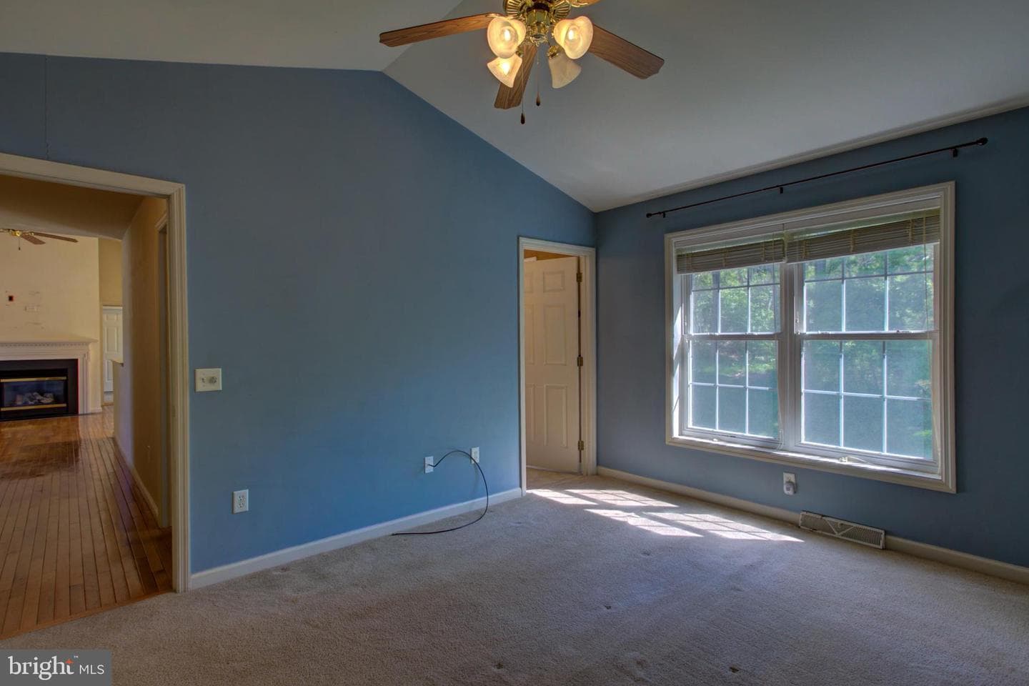 112 Commodore Drive photo 23