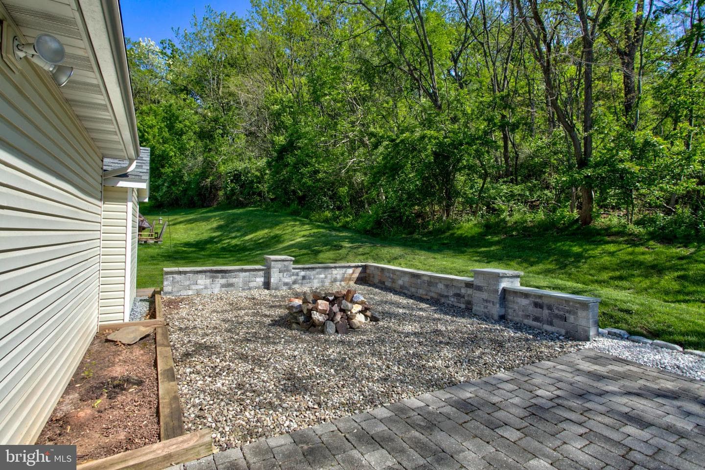 112 Commodore Drive photo 32