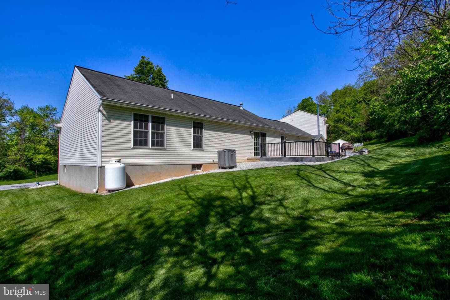 112 Commodore Drive photo 34