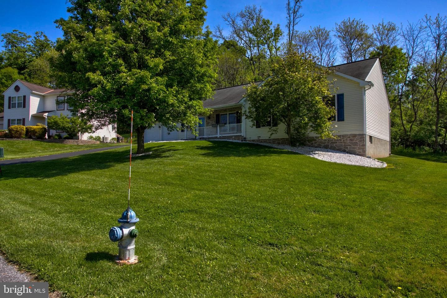 112 Commodore Drive photo 4
