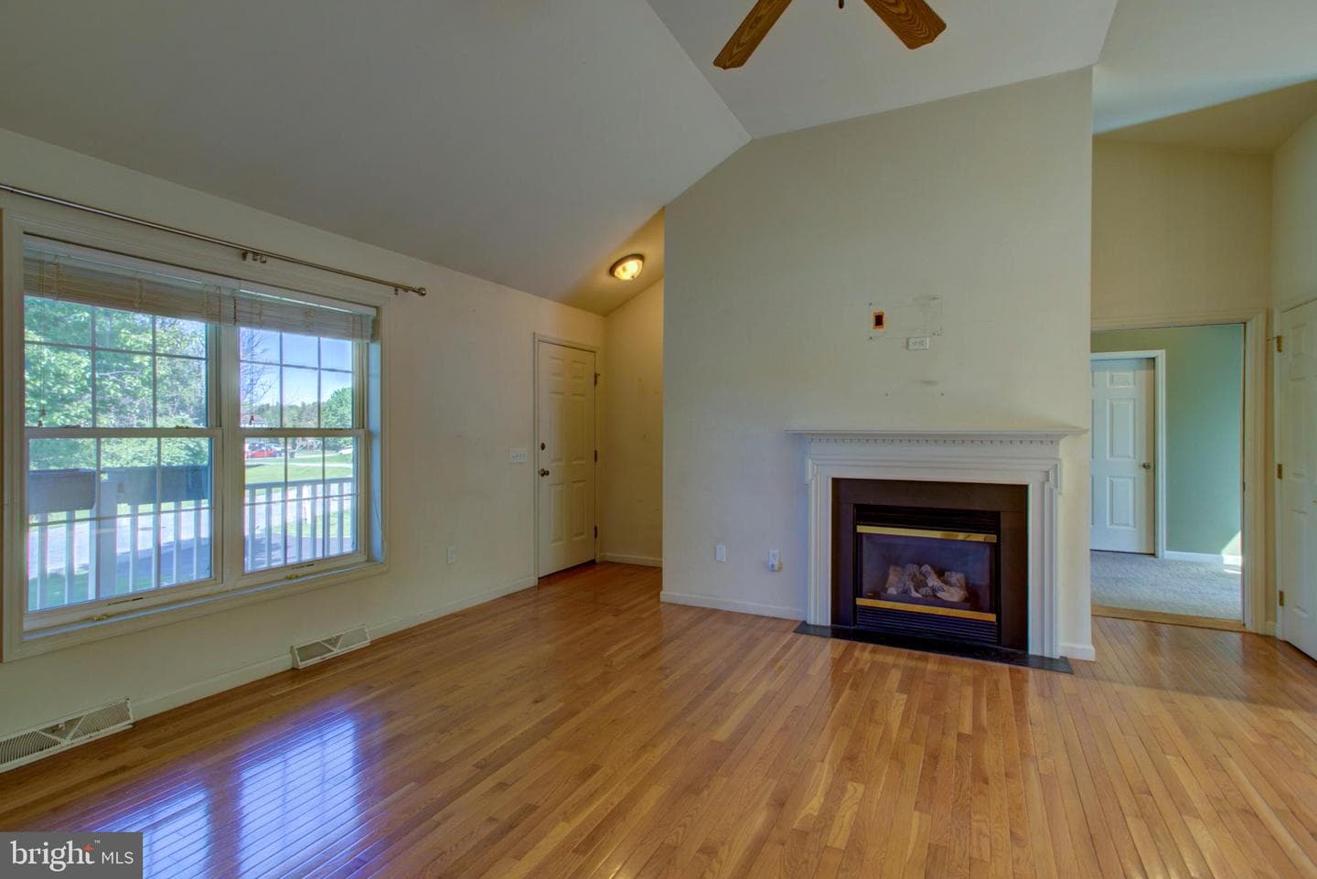 112 Commodore Drive photo 6