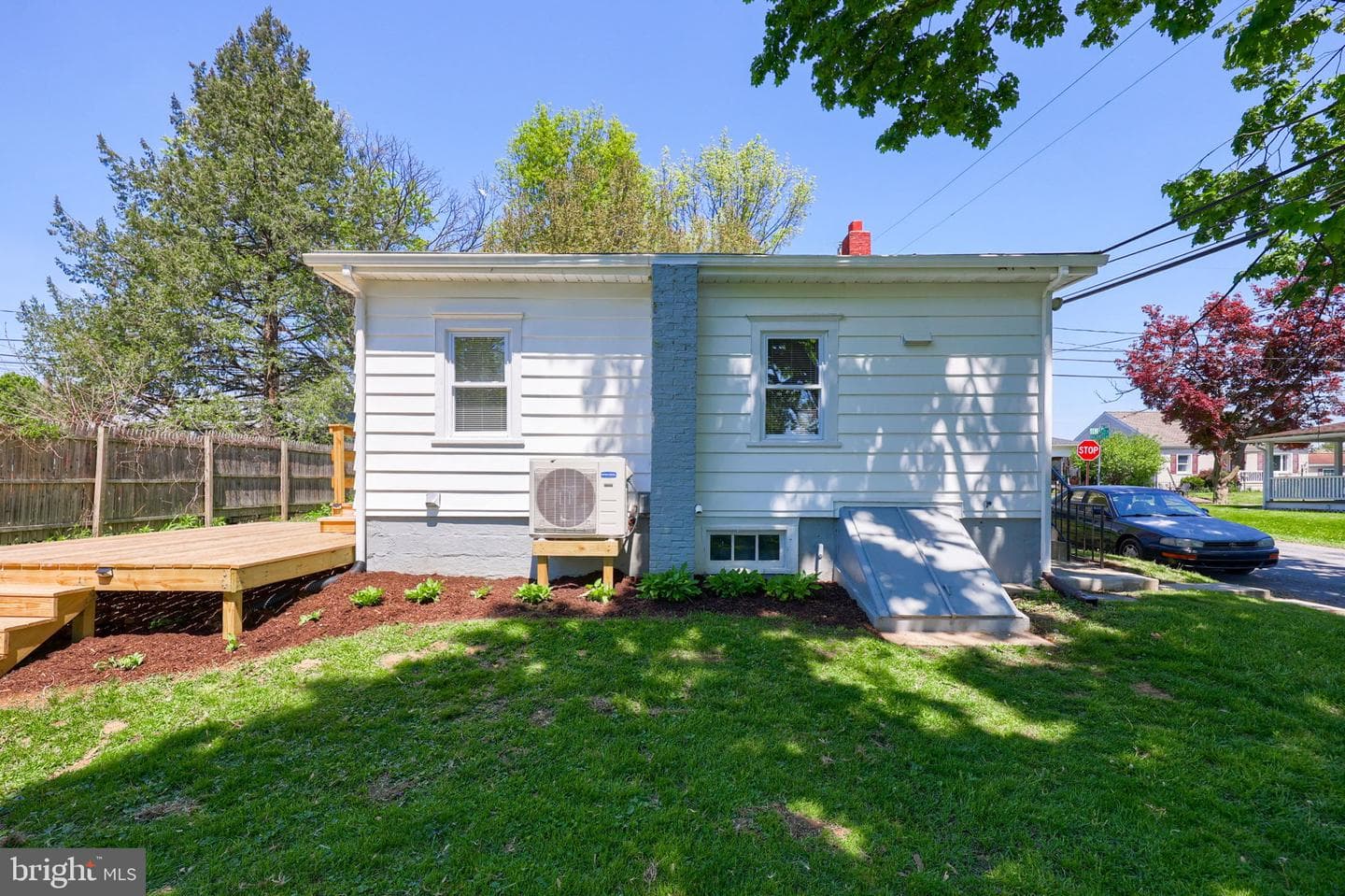 1746 Temple Avenue photo 31