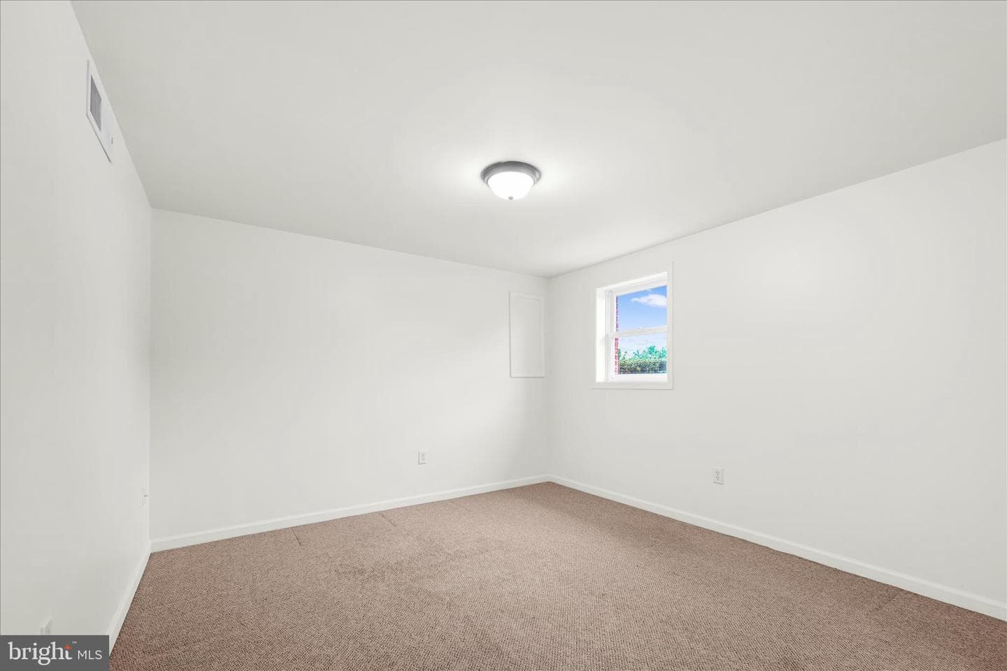 101 Foxchase Drive photo 20