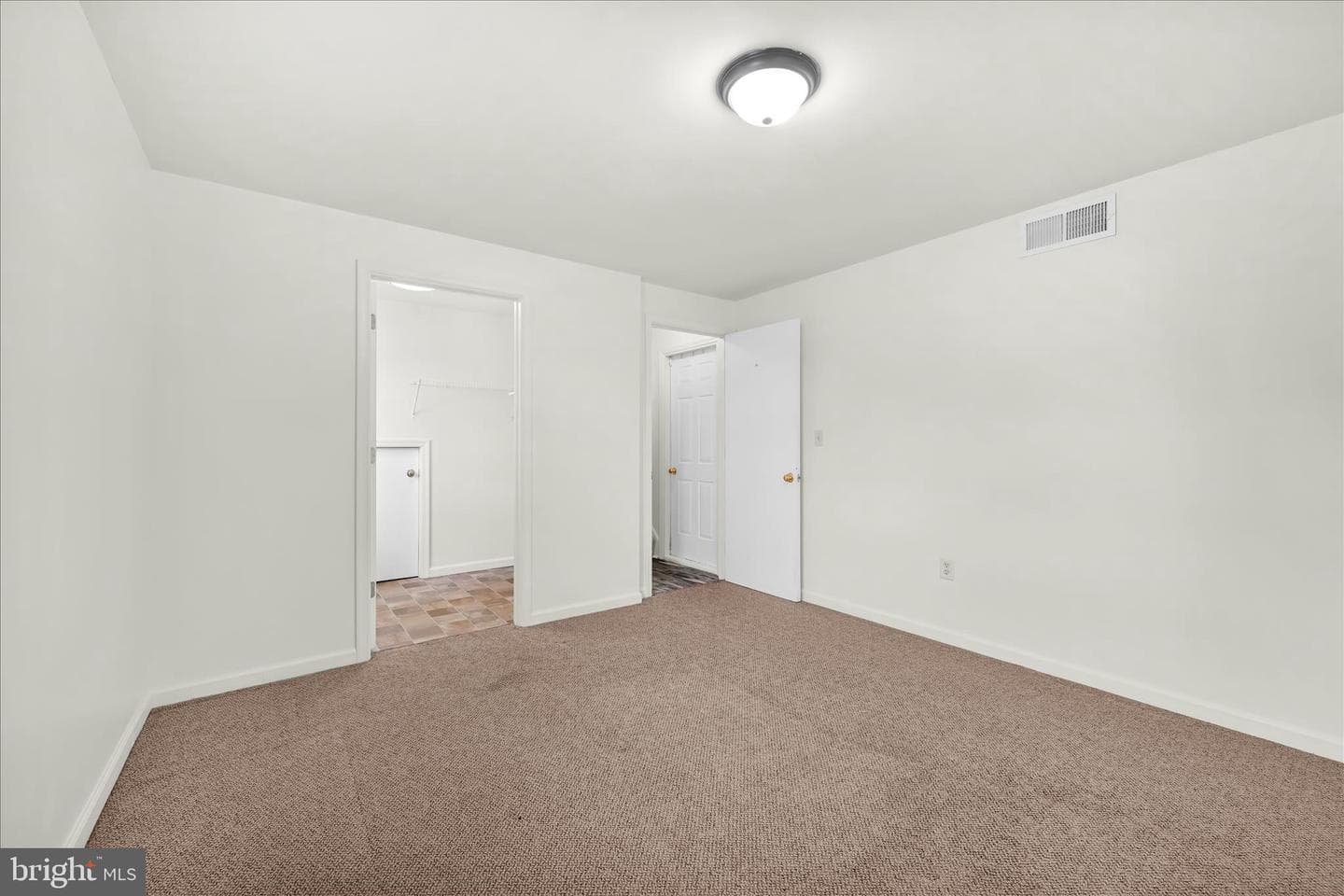 101 Foxchase Drive photo 21