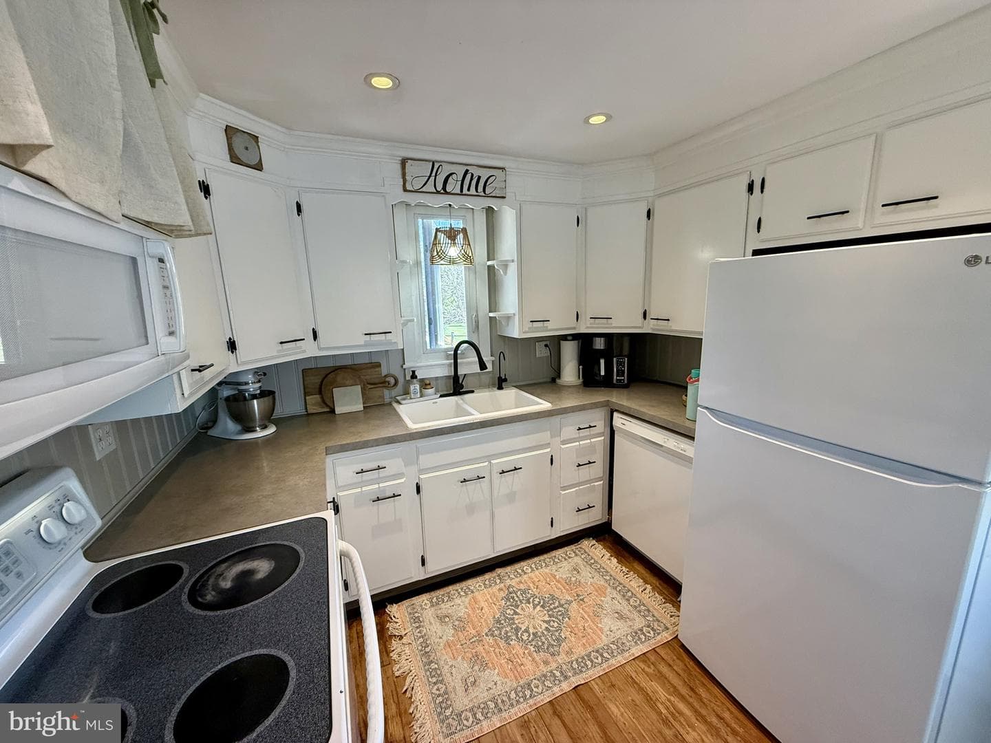 990 S Ridge Road photo 3