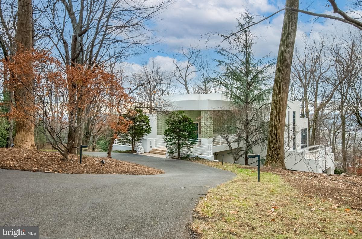 910 Pennwood Circle photo 6