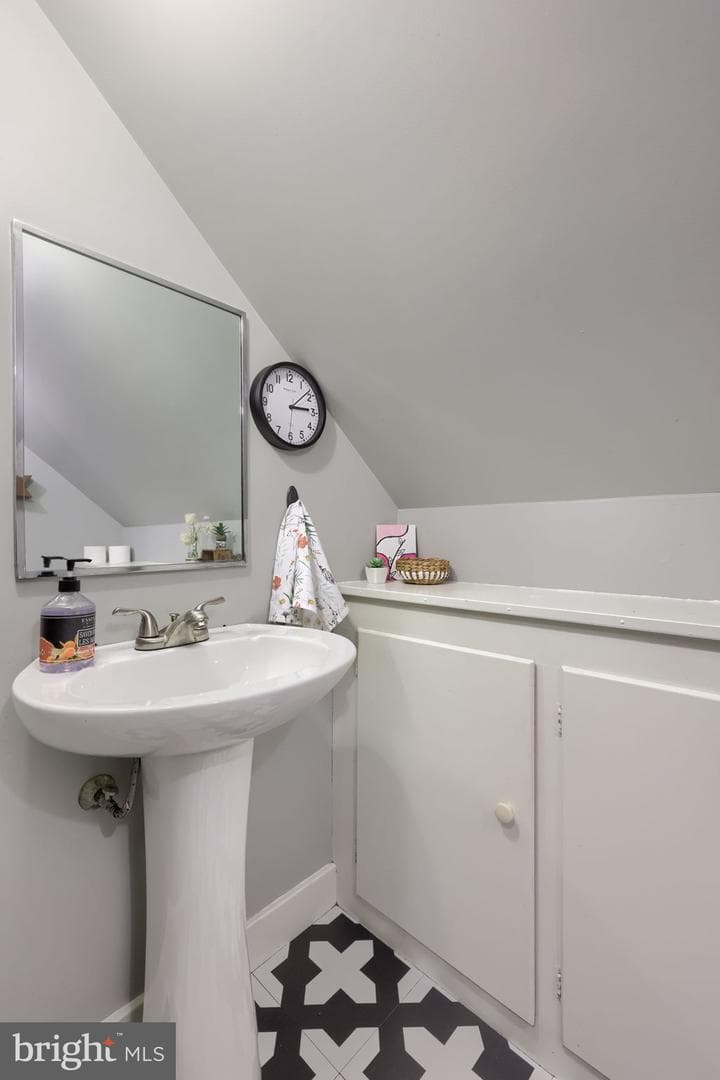 2033 Manor Ridge Drive photo 24