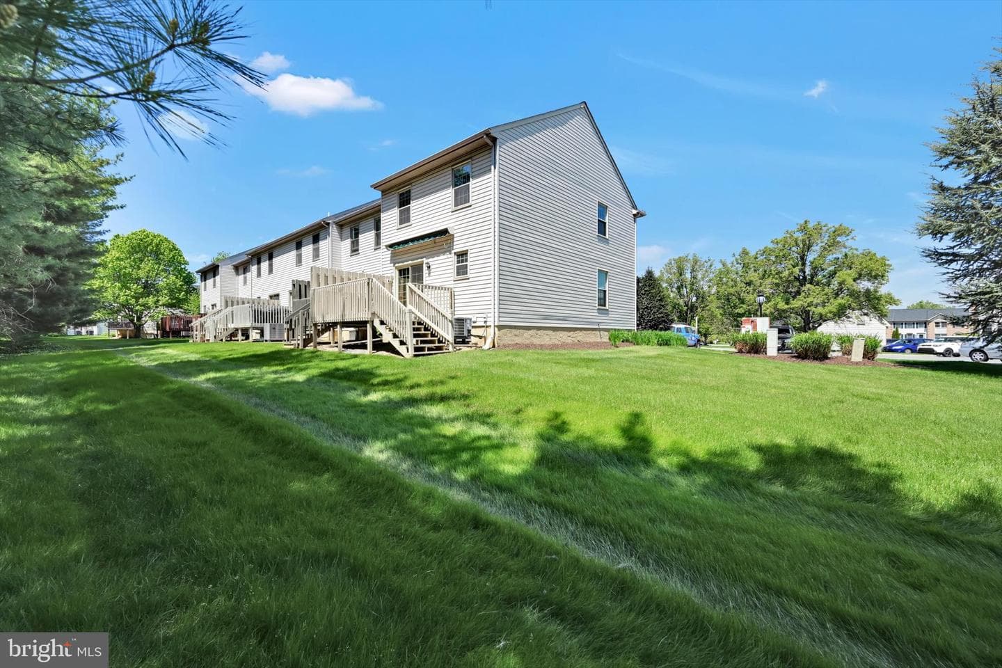 339 Cobblestone Lane photo 32