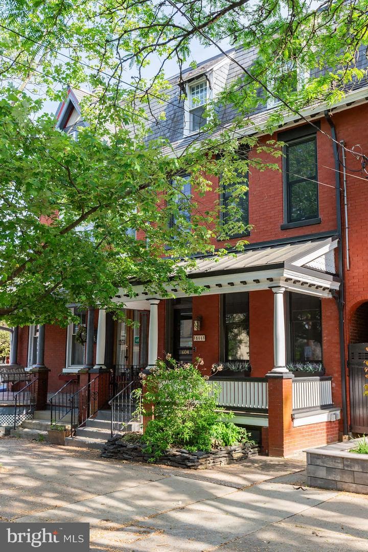 604 W Chestnut St photo 6