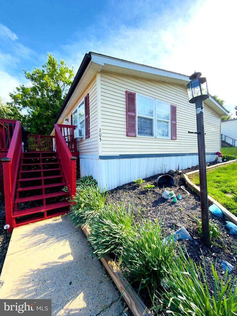 105 Fieldbridge Court photo 1
