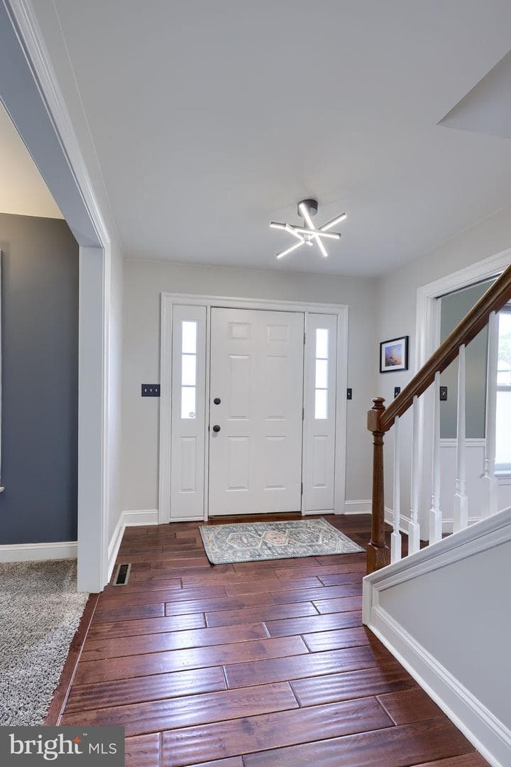 354 W Charlotte Street photo 3