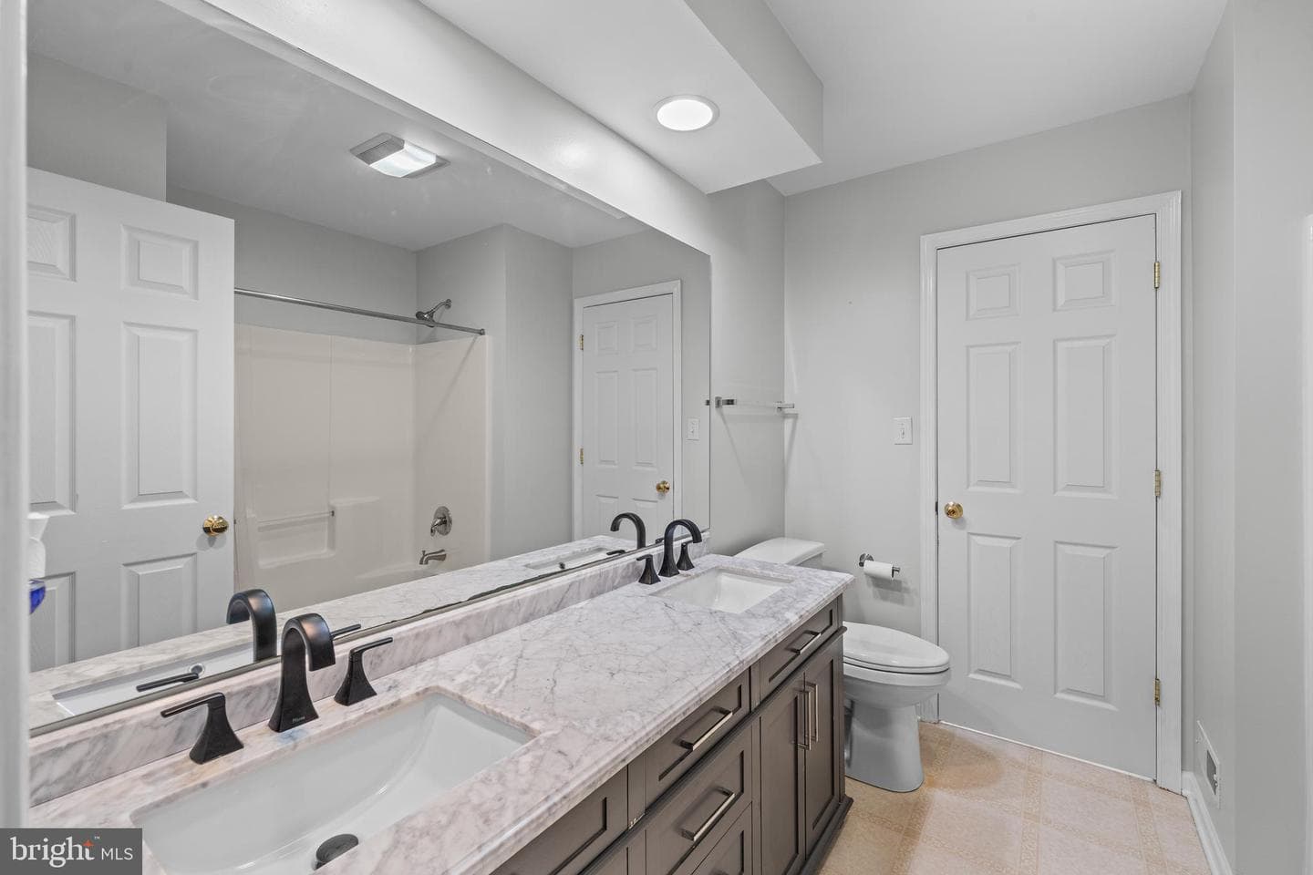 271 Squire Ln photo 13
