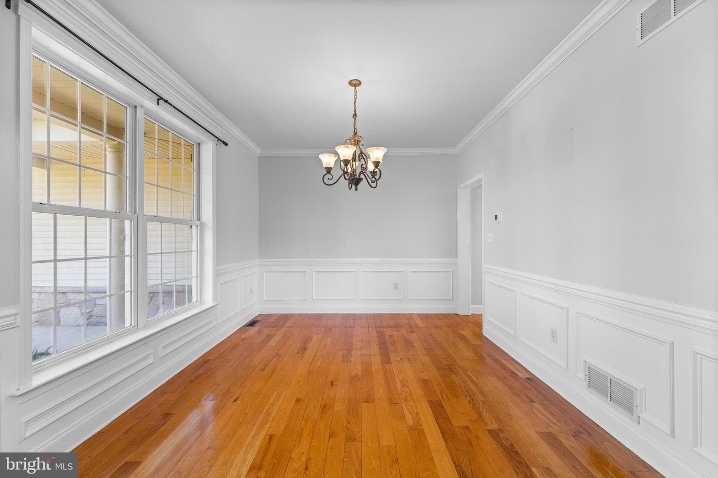 271 Squire Ln photo 2