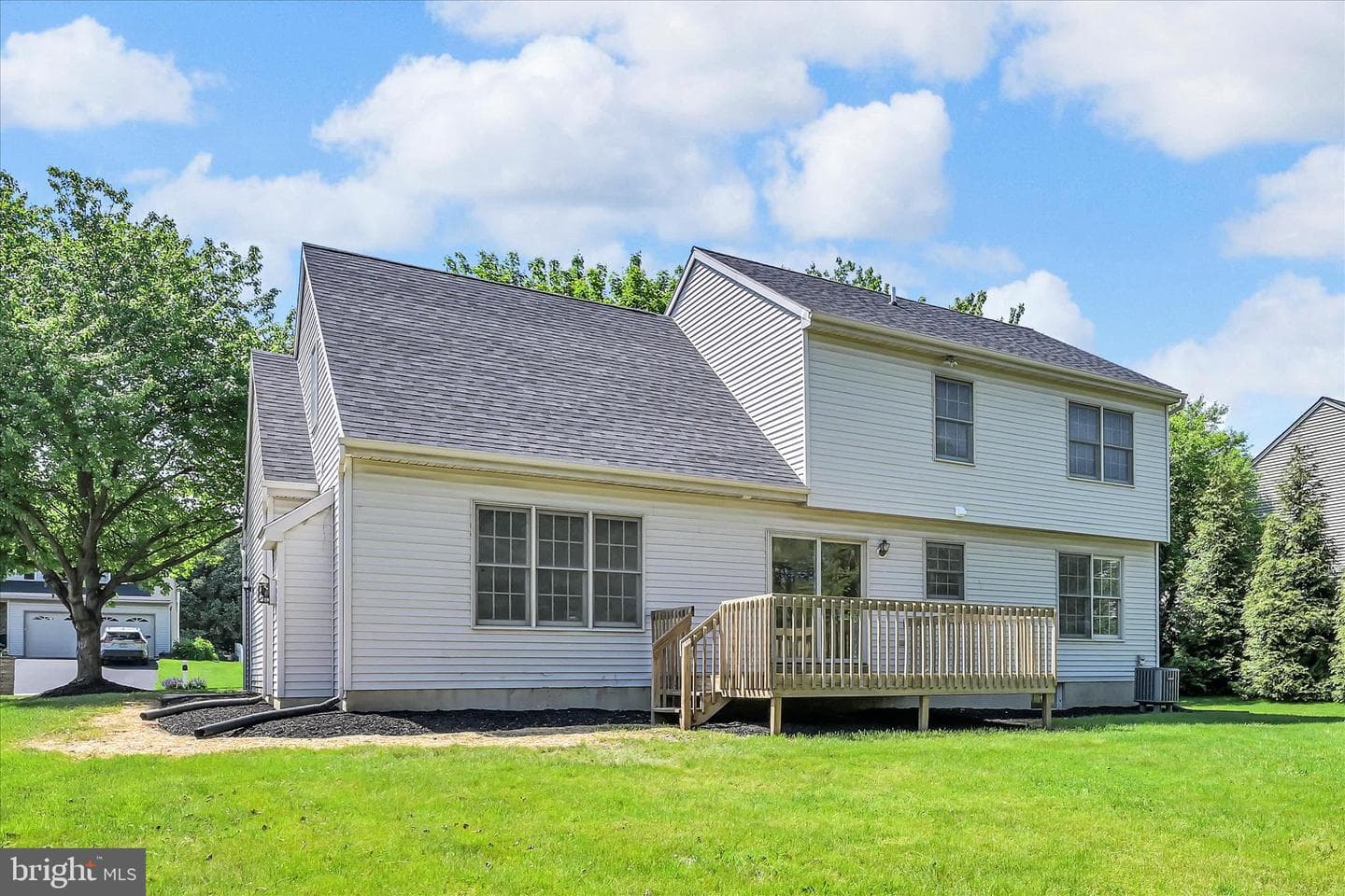 115 Saybrooke Drive photo 39