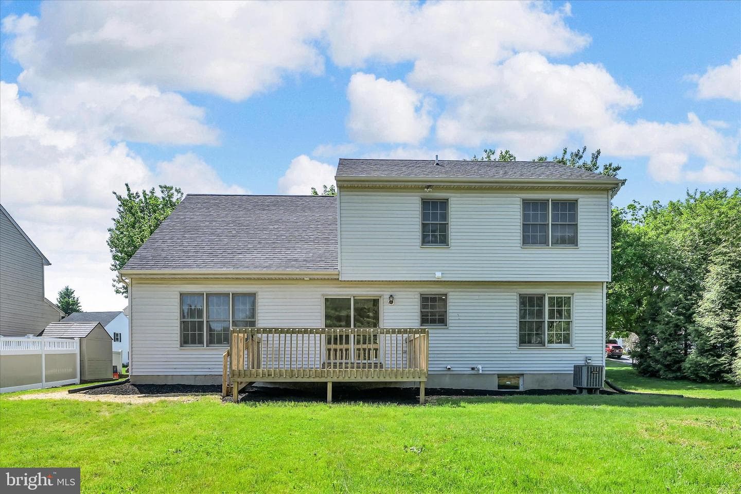 115 Saybrooke Drive photo 41