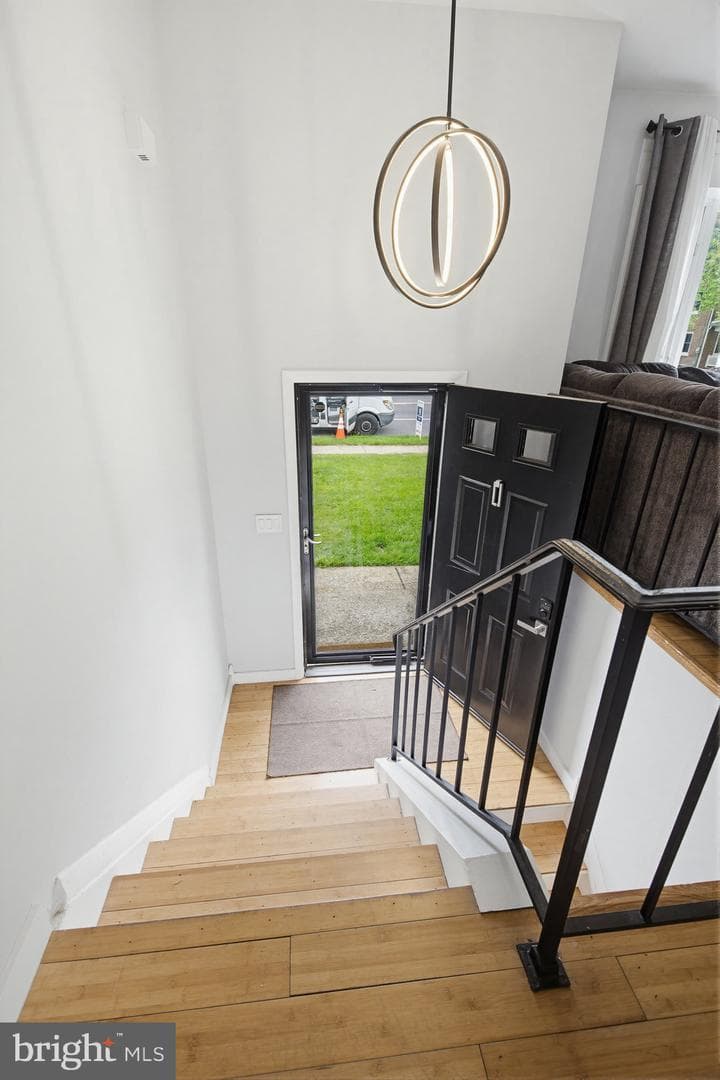 94 Petersburg Road photo 3