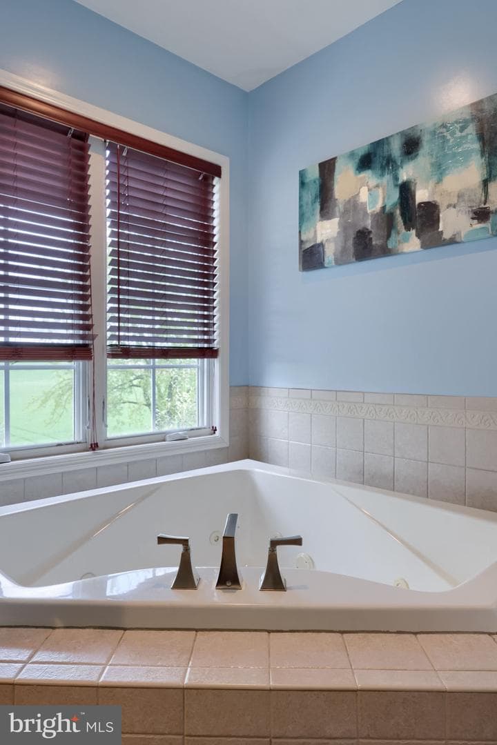 405 Sagamore Hill photo 40