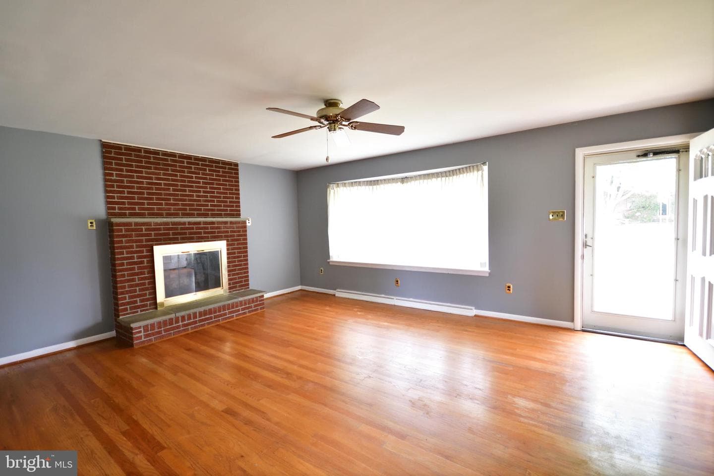 556 Oak Ridge Drive photo 2