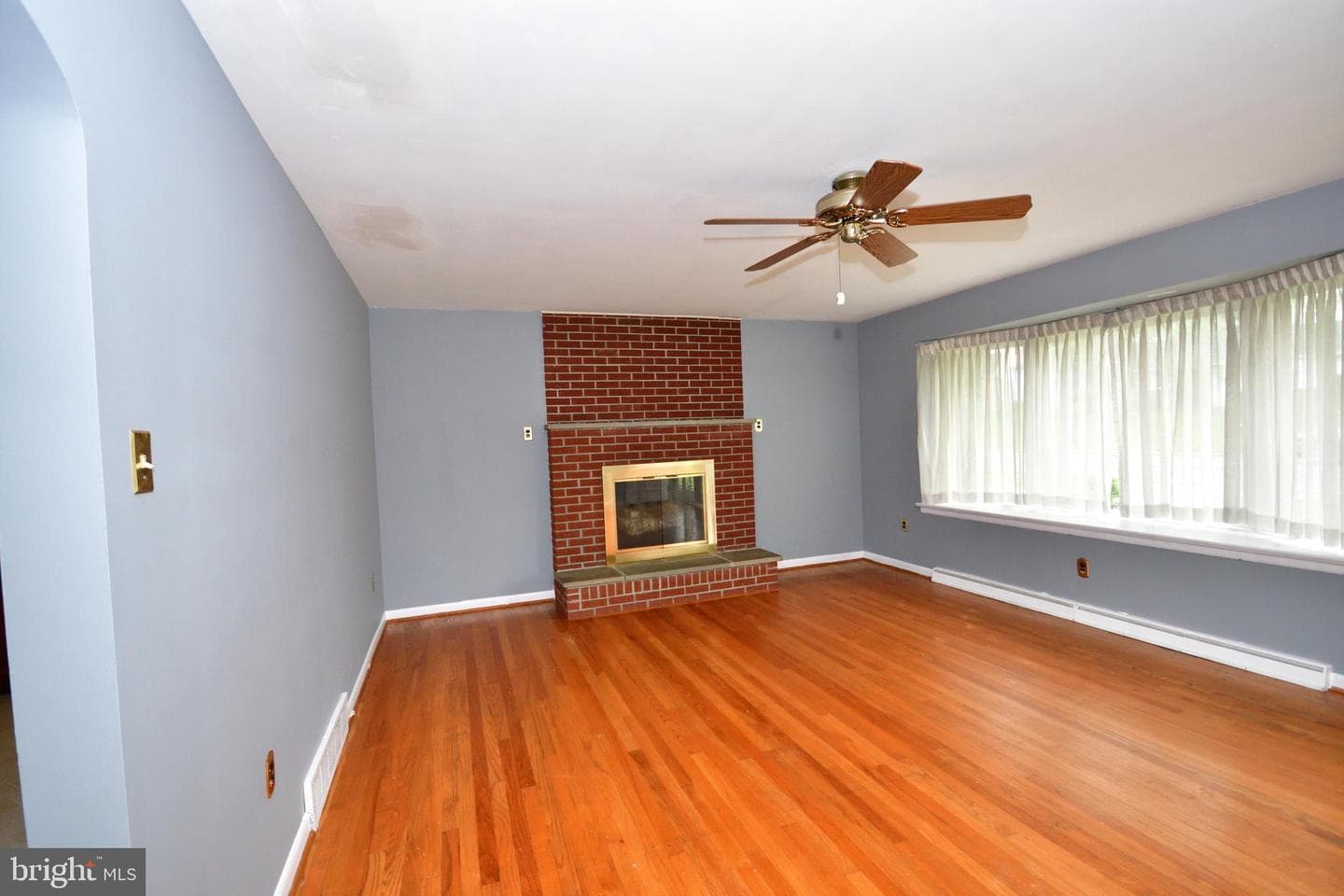 556 Oak Ridge Drive photo 4