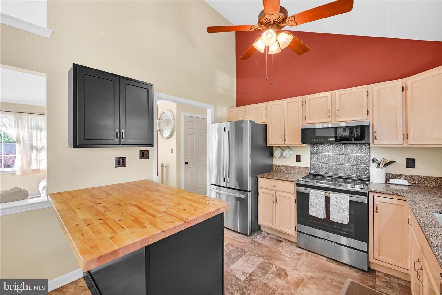 302 Grant Street photo 14