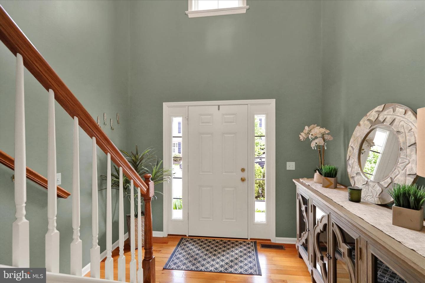 330 Wendover Way photo 4