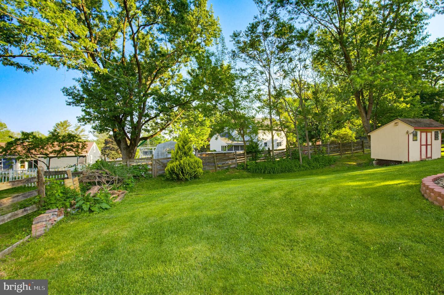 2637 Hemlock Drive photo 36