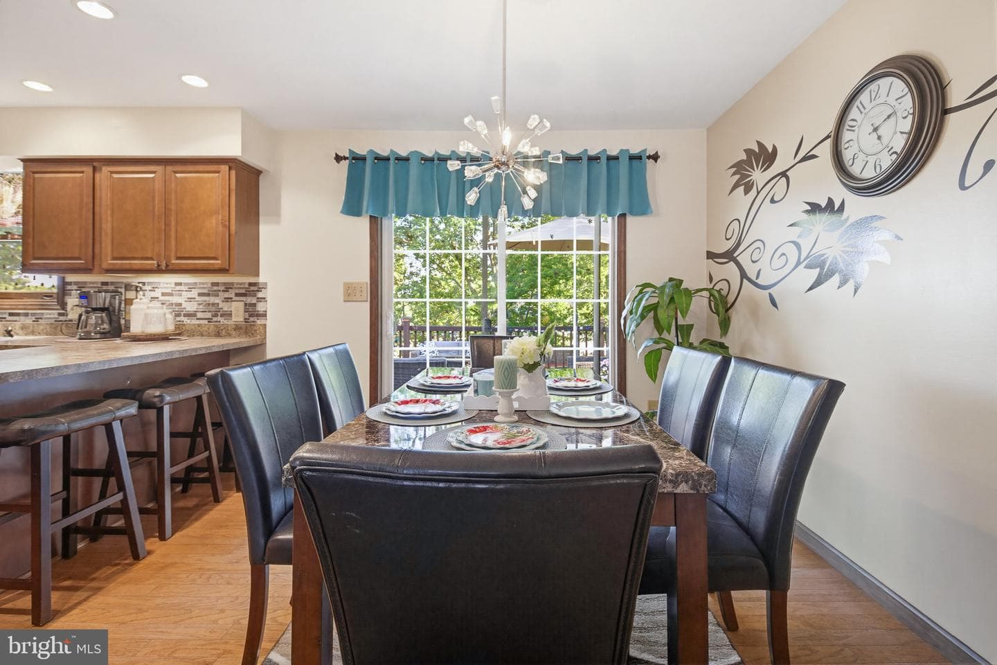 2637 Hemlock Drive photo 6