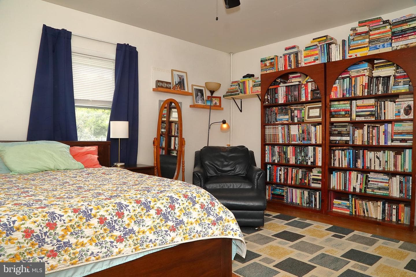 245 Elizabeth Street photo 18
