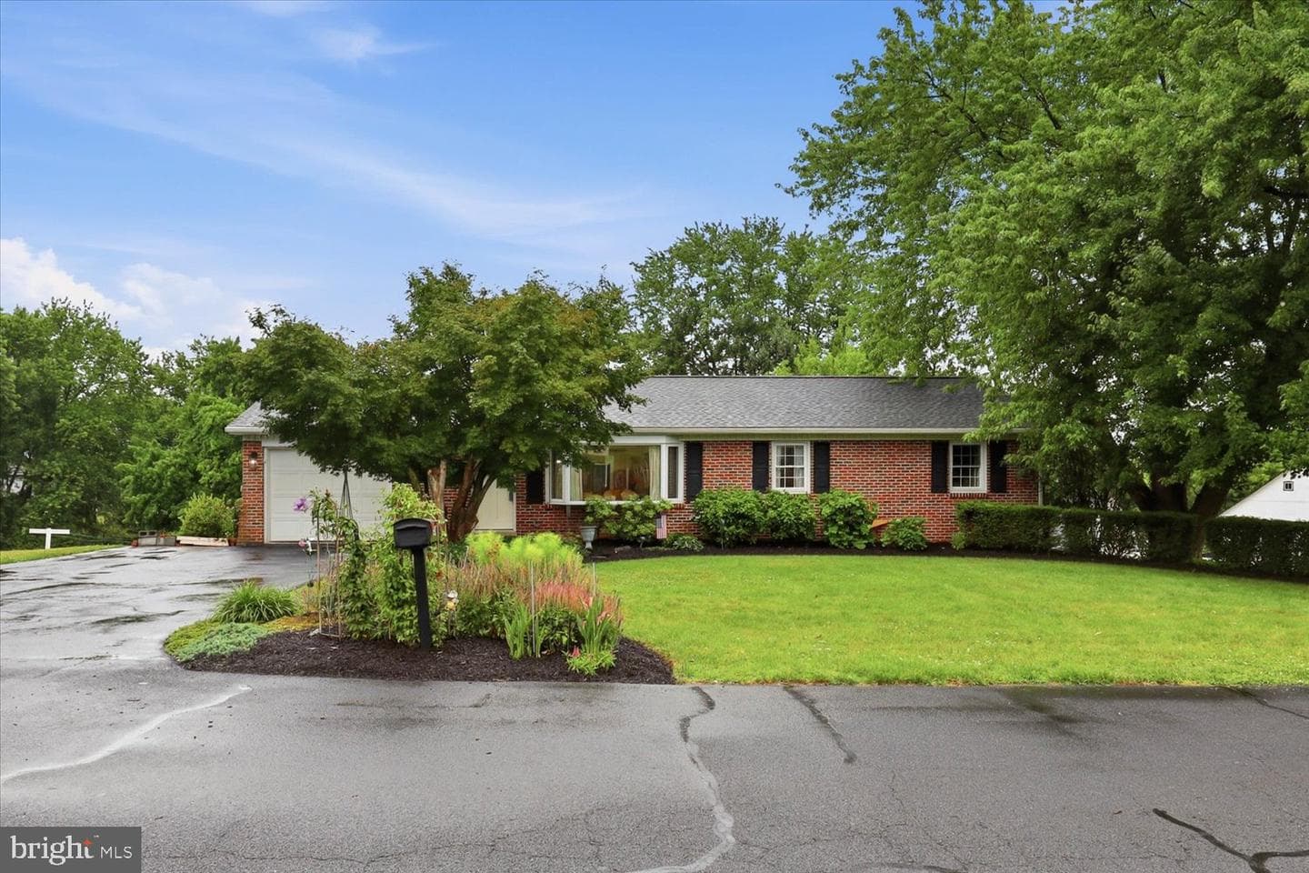 324 Southview Drive photo 3