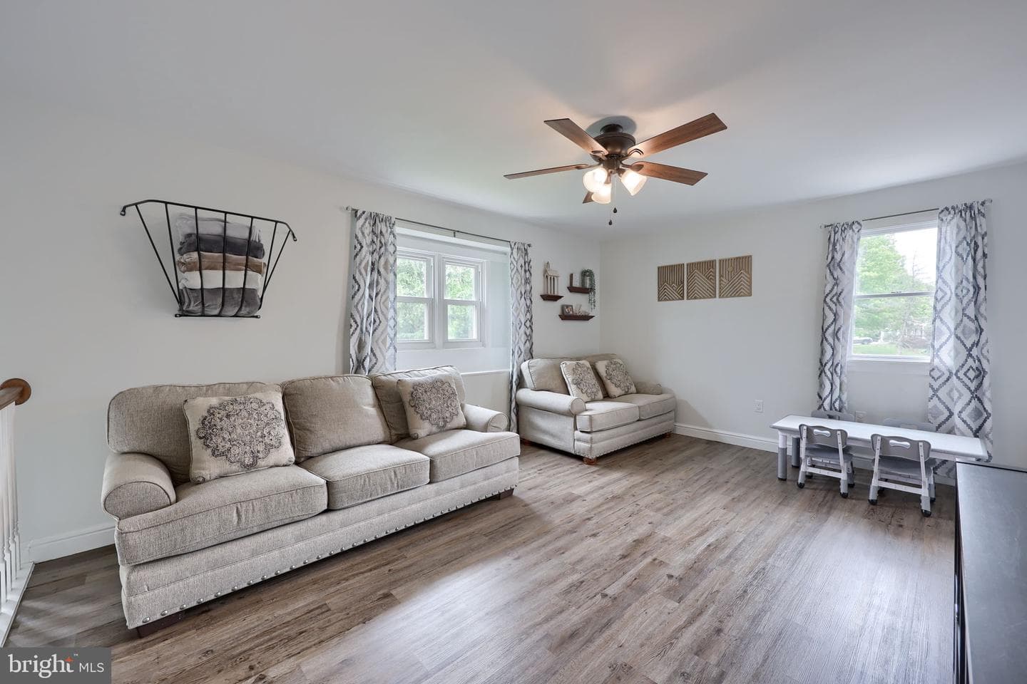 1074 Hearthstone Road photo 3