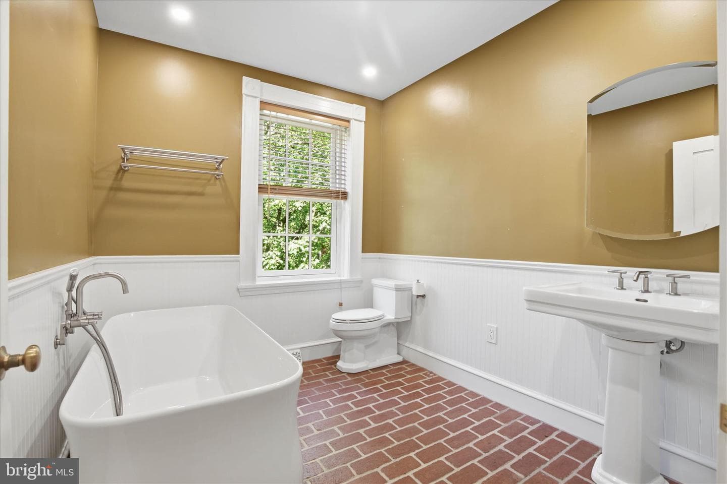 119 S Duke Street photo 35