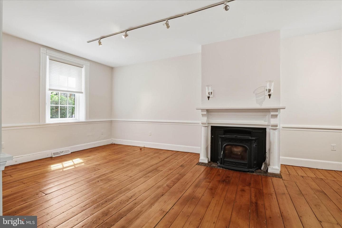 119 S Duke Street photo 9