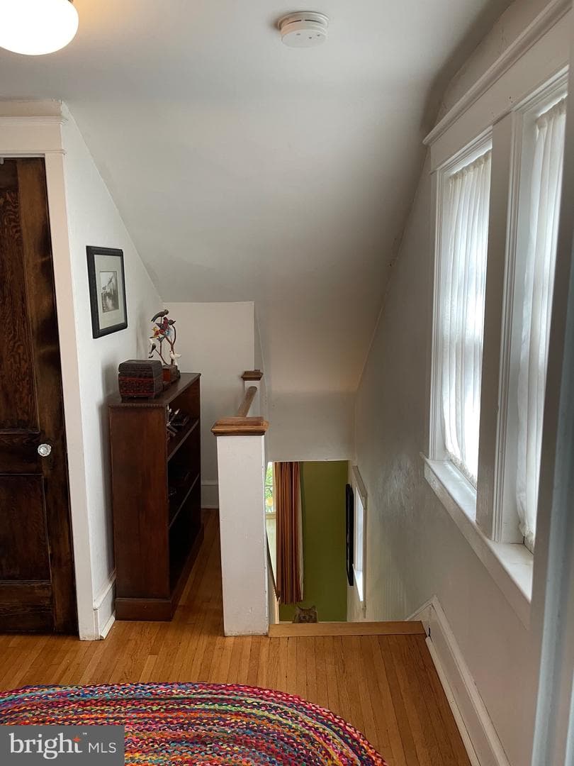 1048 Elwood Avenue photo 26