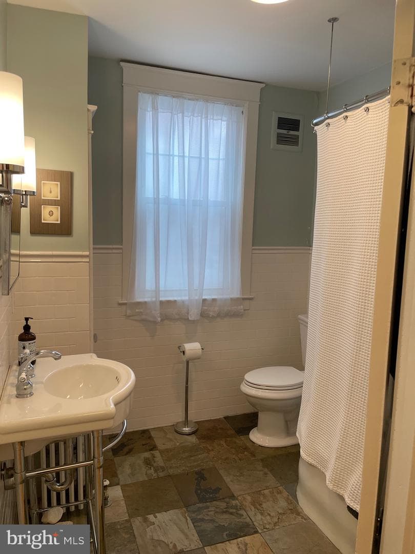1048 Elwood Avenue photo 9