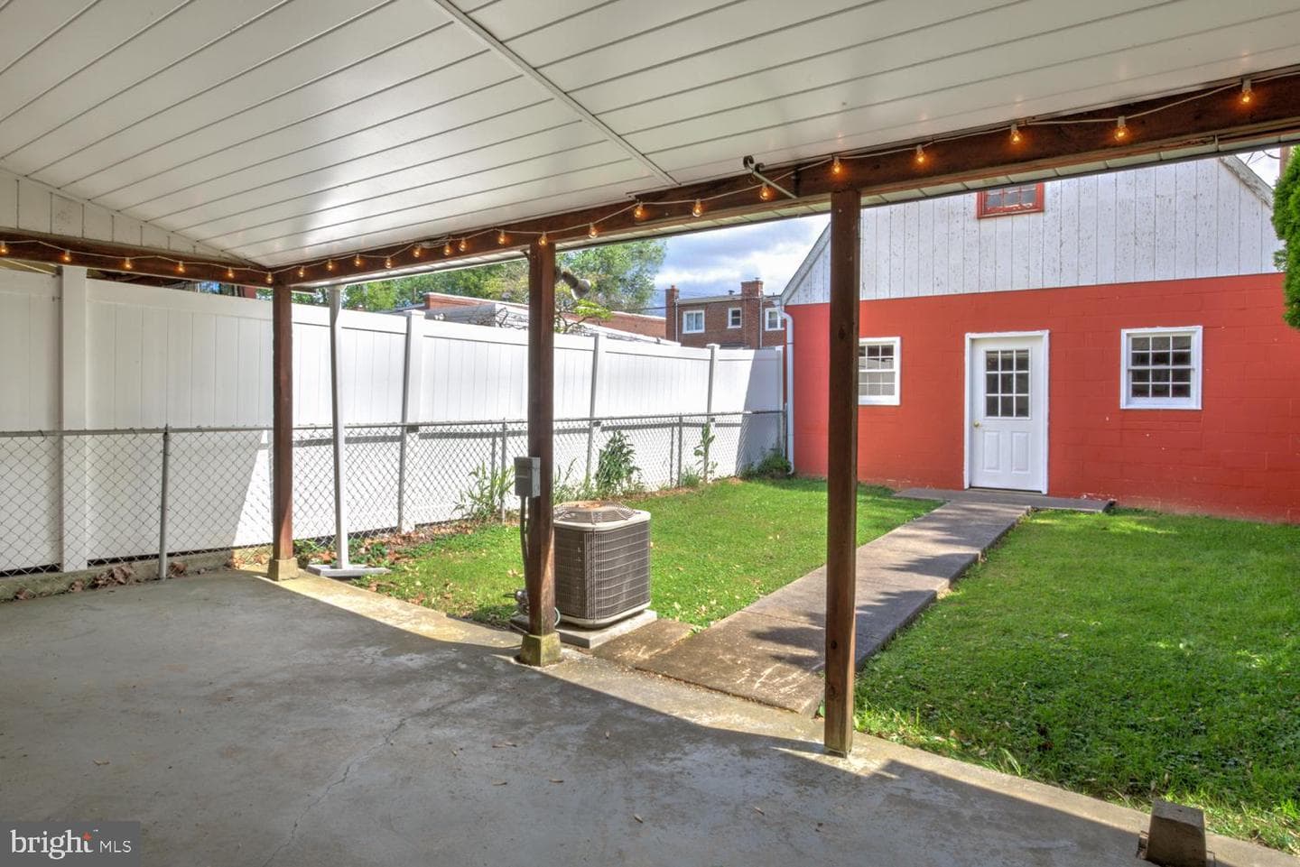 61 S Pearl Street photo 34