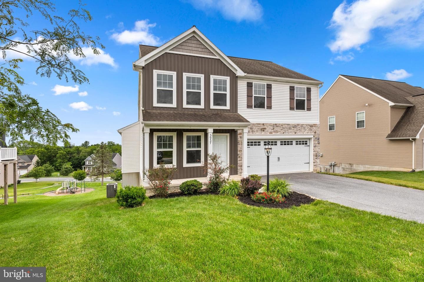 3937 Archer Ln photo 3