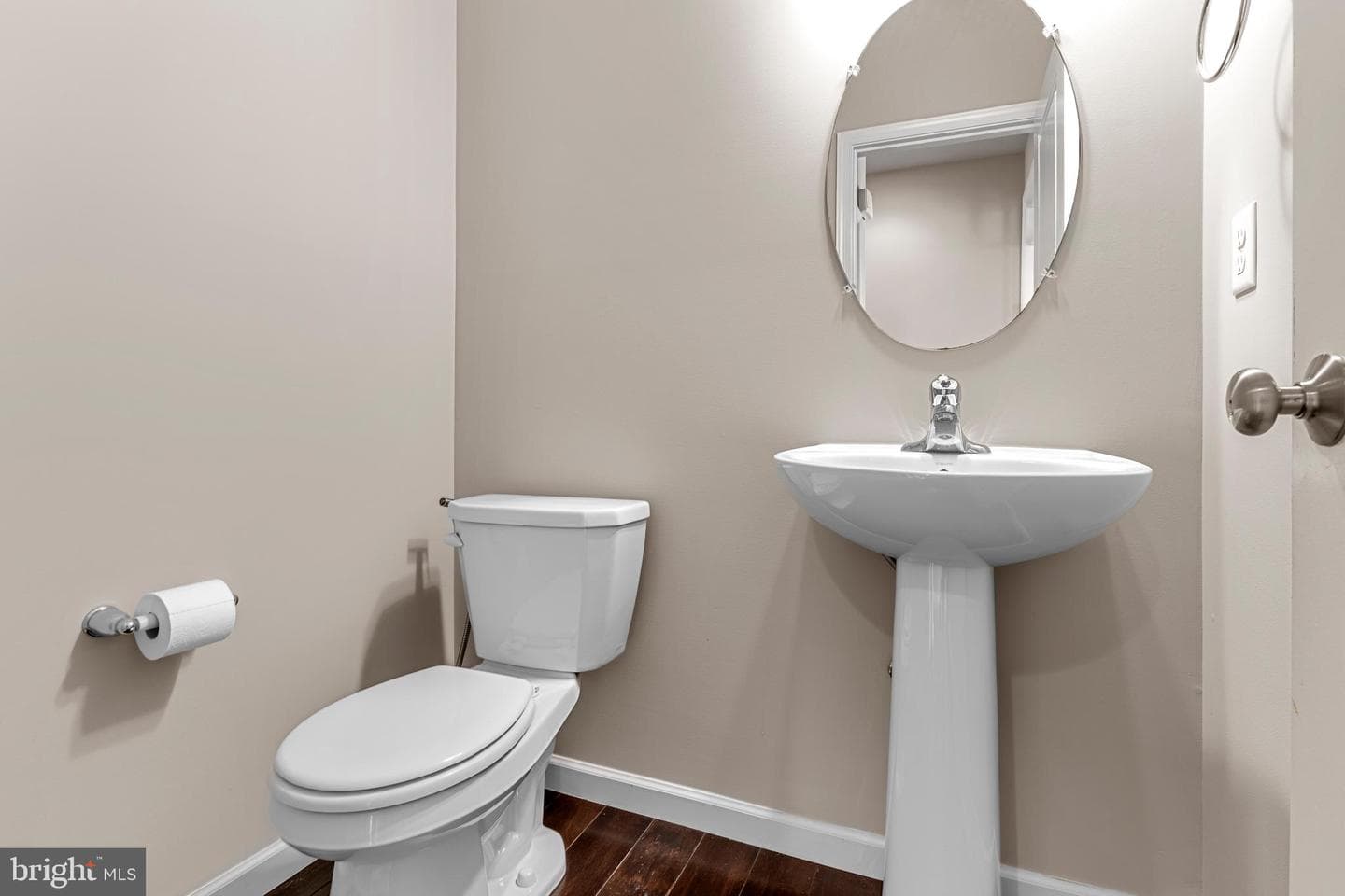 3937 Archer Ln photo 8