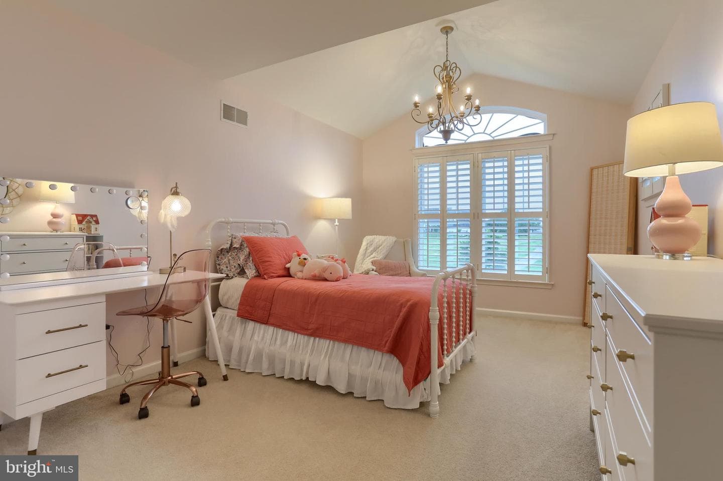 1017 Sloan Street photo 35