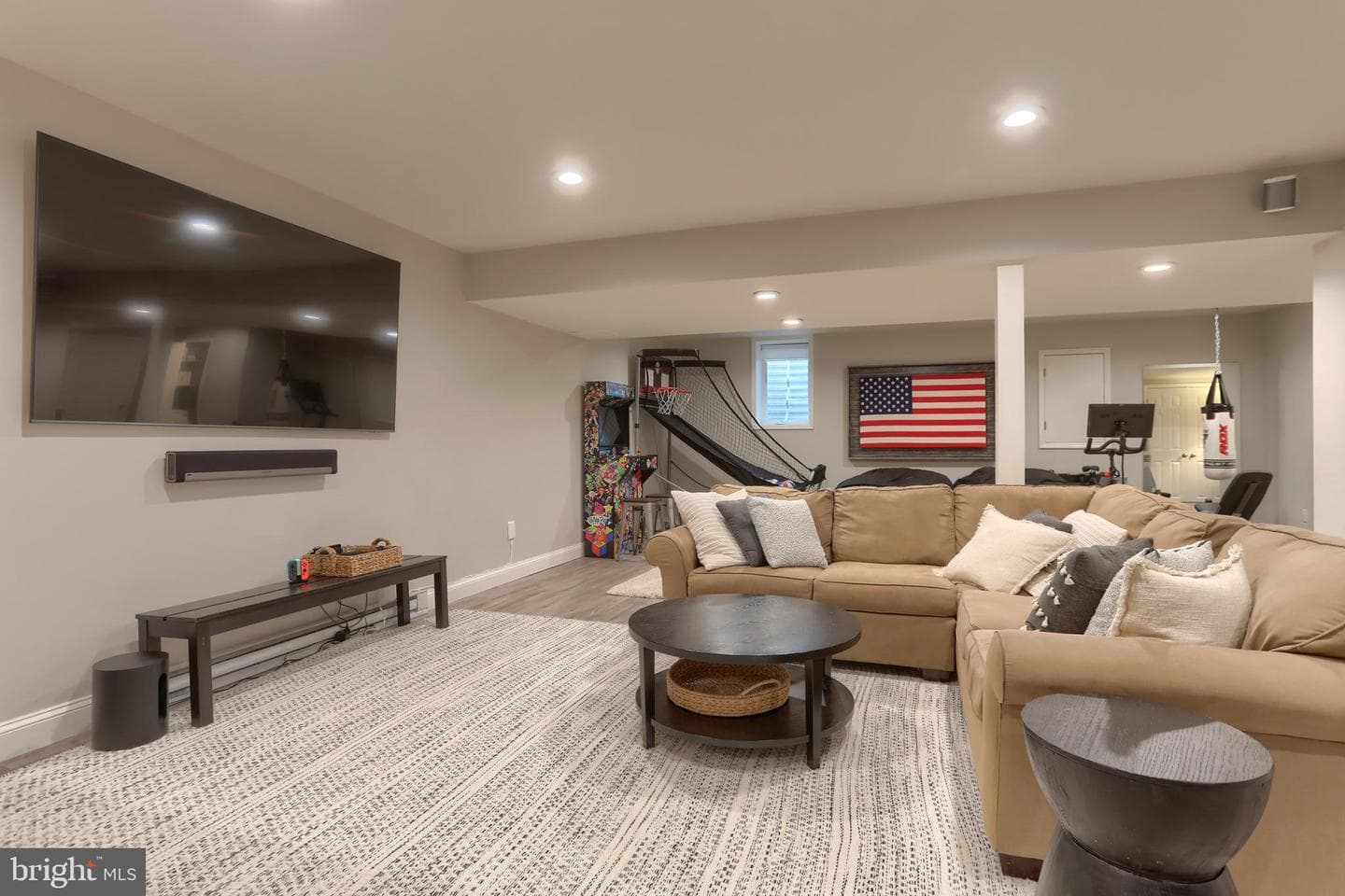 1017 Sloan Street photo 40