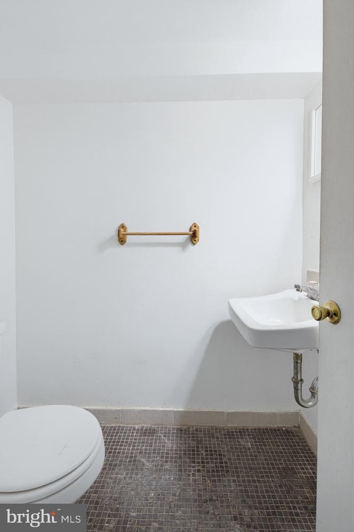 340 E Frederick Street photo 36