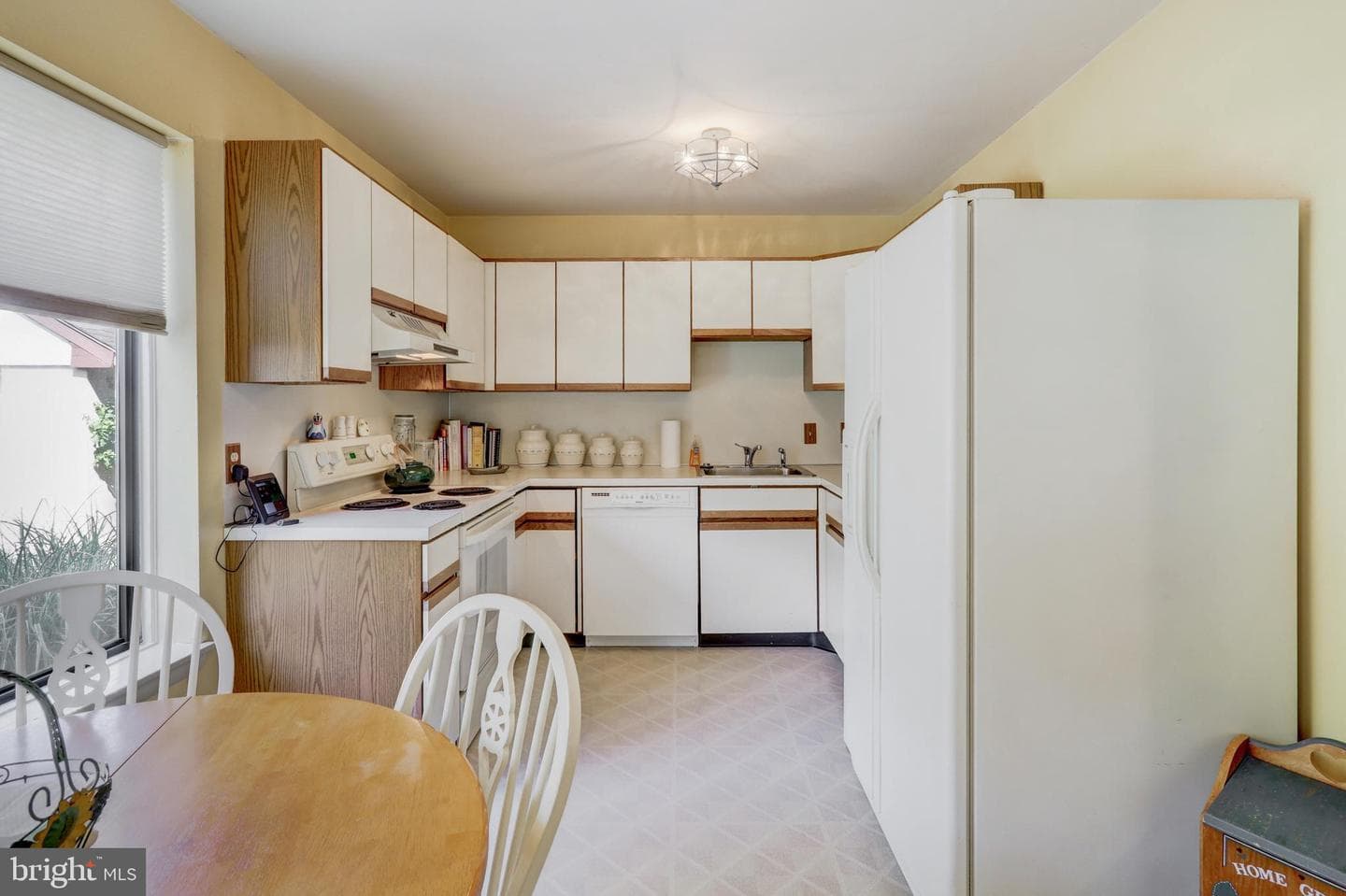 450 Stonegate Court photo 24