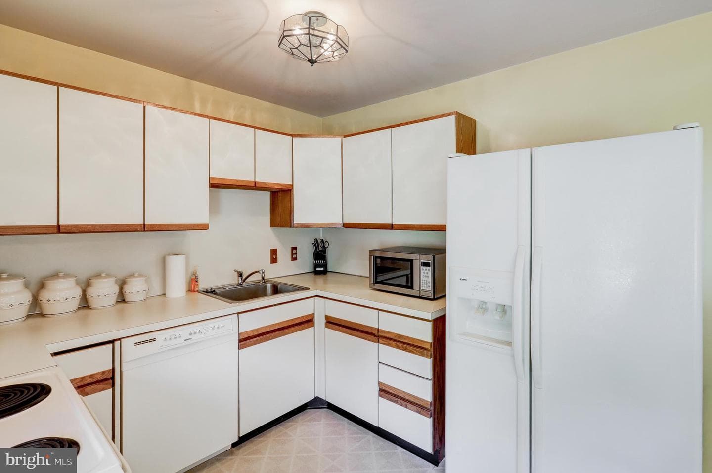 450 Stonegate Court photo 26