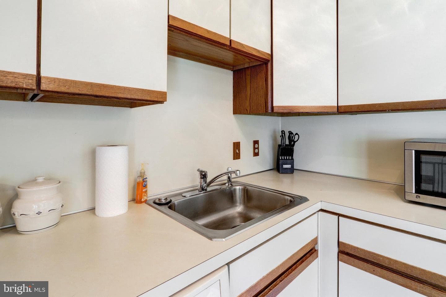 450 Stonegate Court photo 28