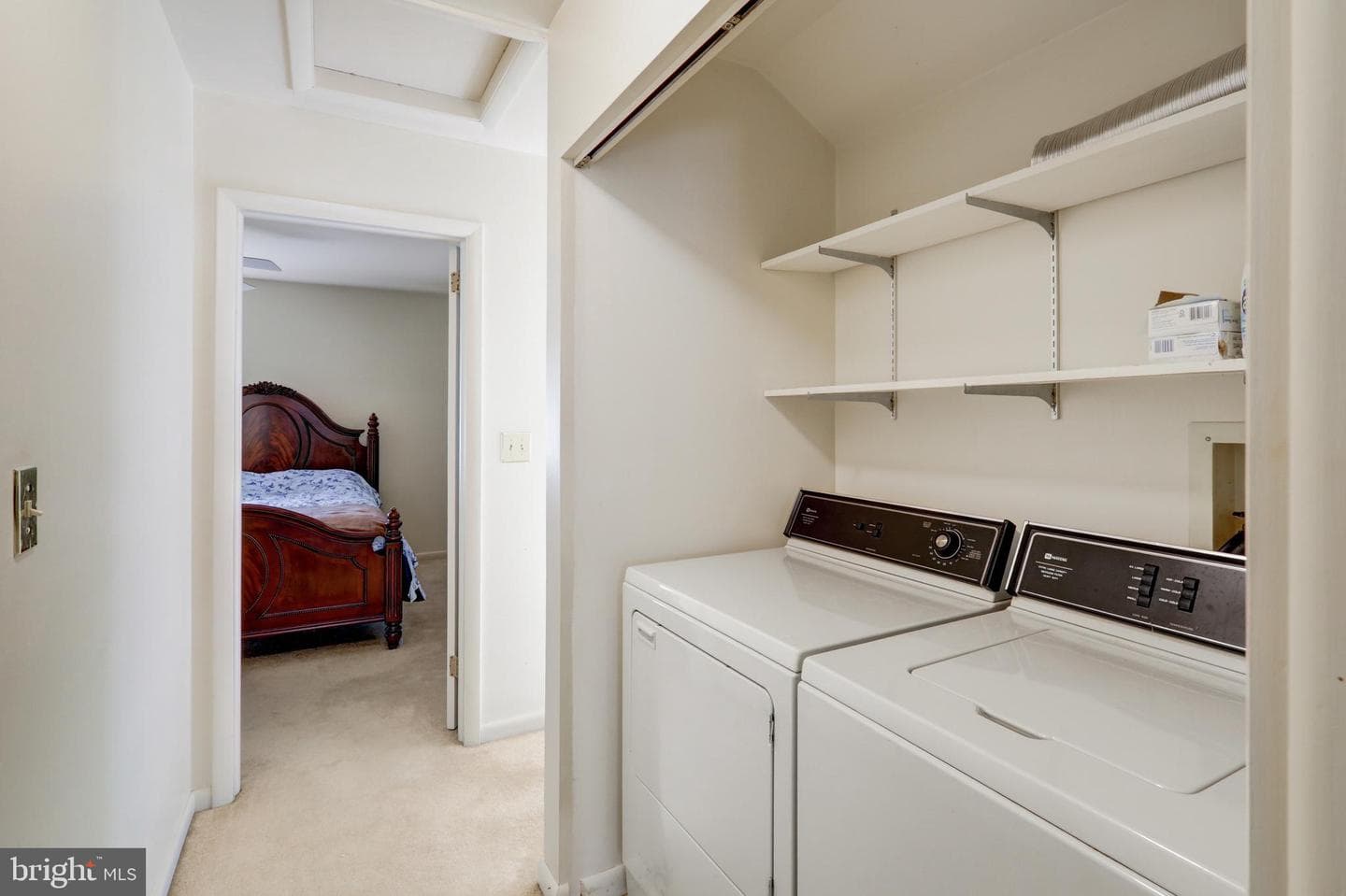 450 Stonegate Court photo 30