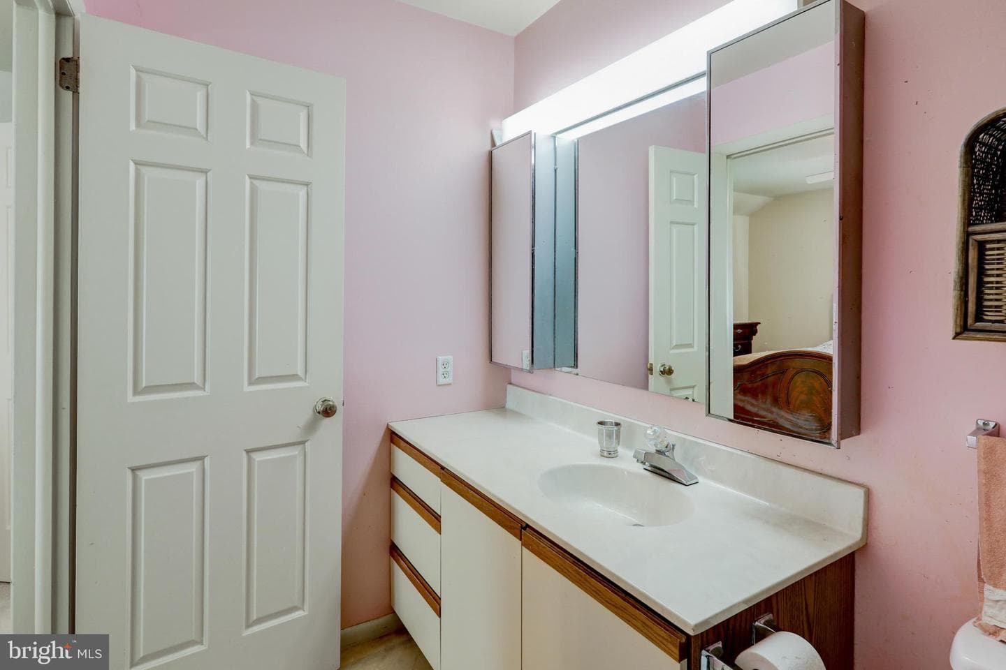 450 Stonegate Court photo 34