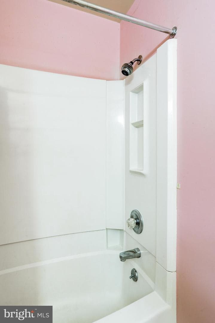 450 Stonegate Court photo 35