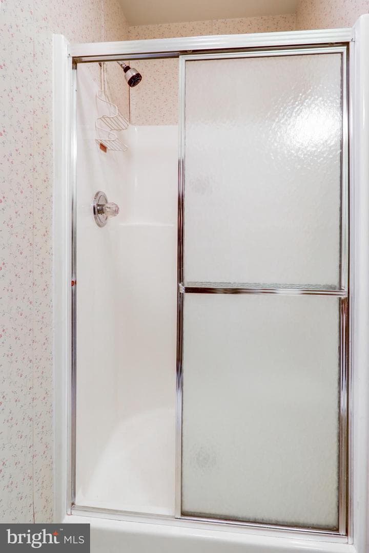 450 Stonegate Court photo 40