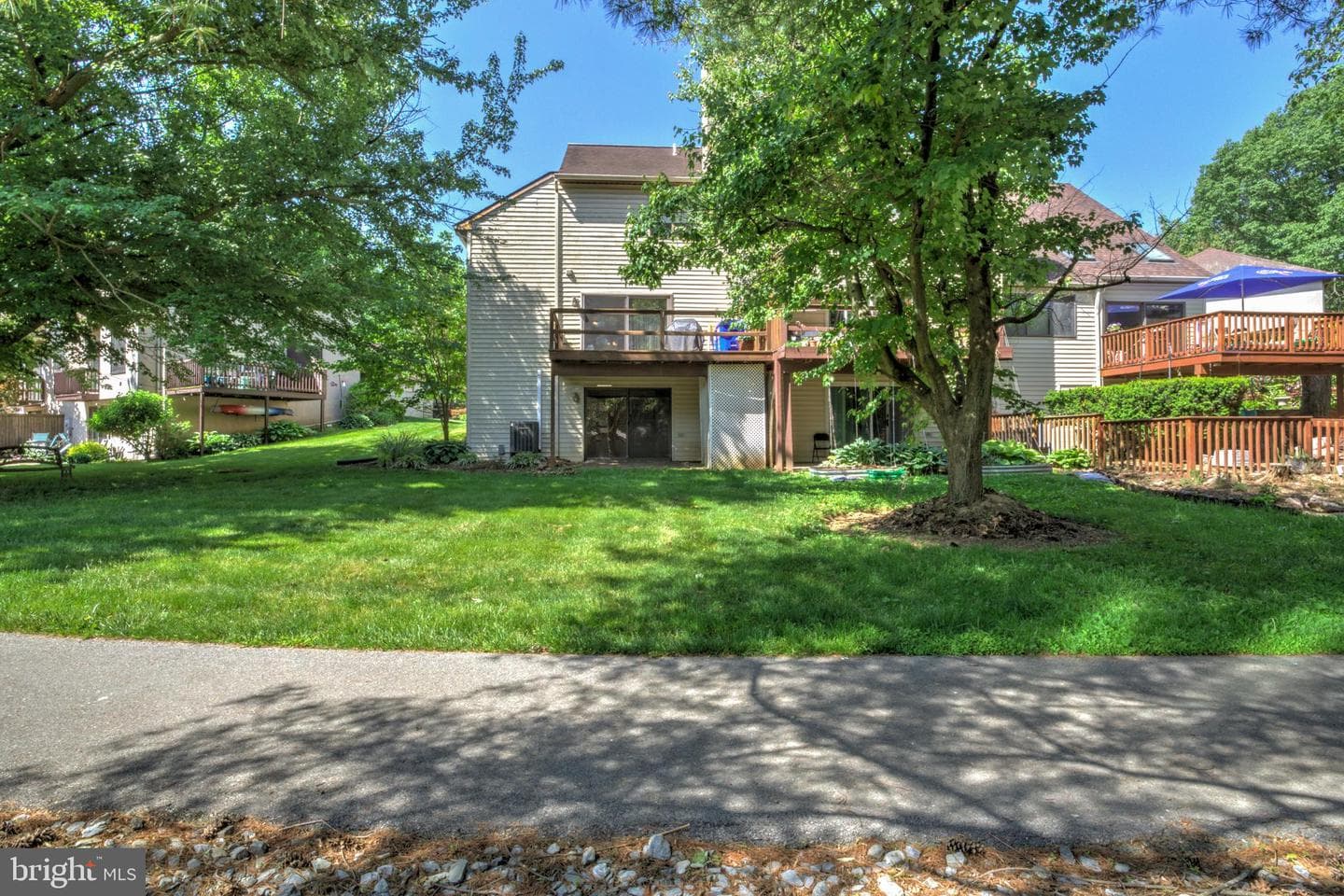 450 Stonegate Court photo 7