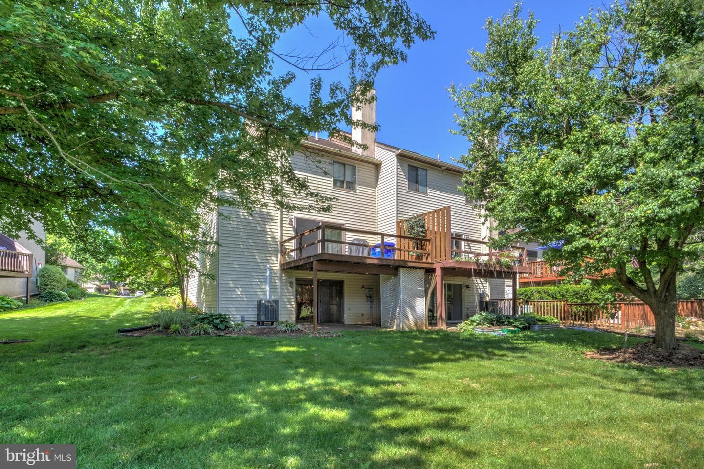 450 Stonegate Court photo 8